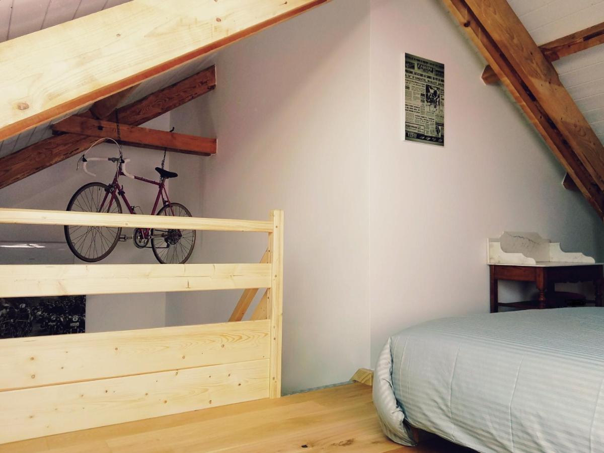 Chambres D'Hotes Quatre Mains Saint-Priest-des-Champs Экстерьер фото