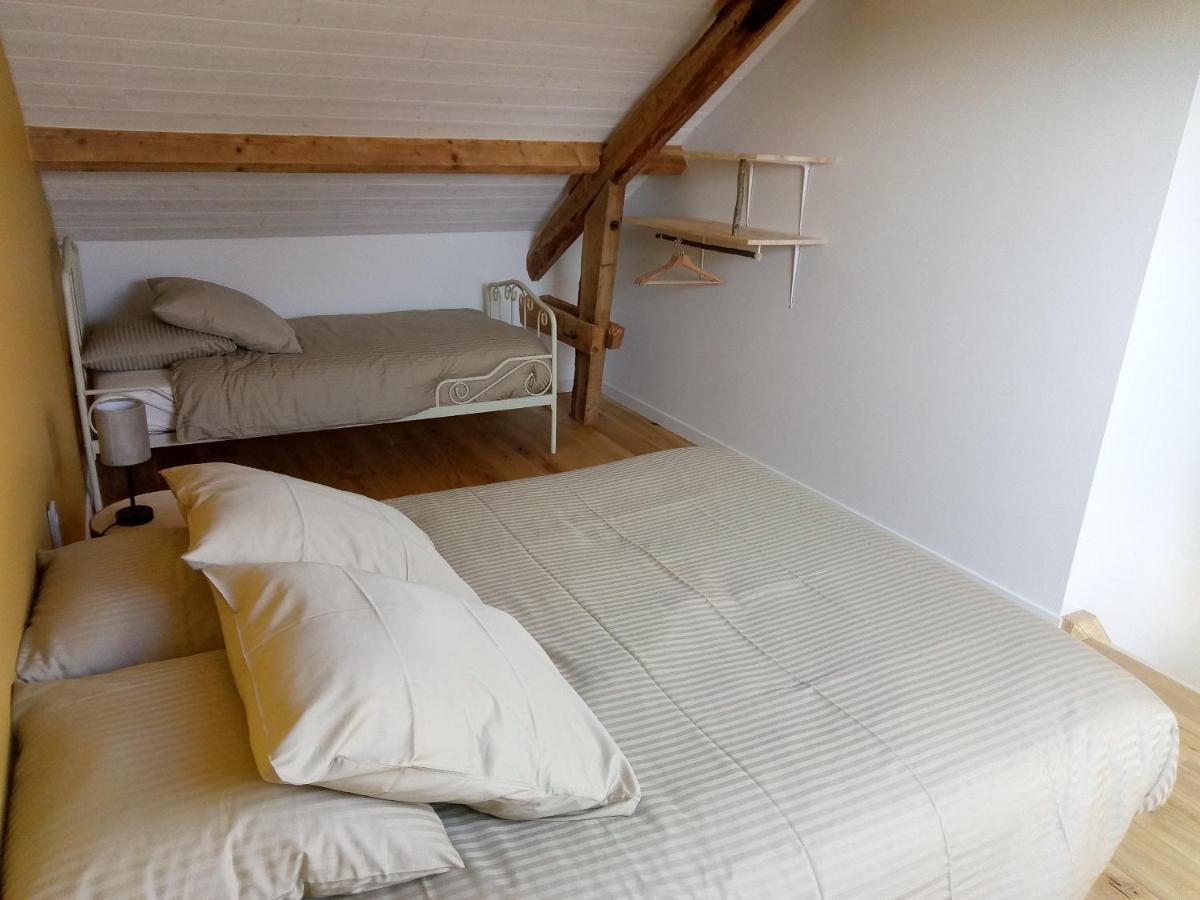 Chambres D'Hotes Quatre Mains Saint-Priest-des-Champs Экстерьер фото