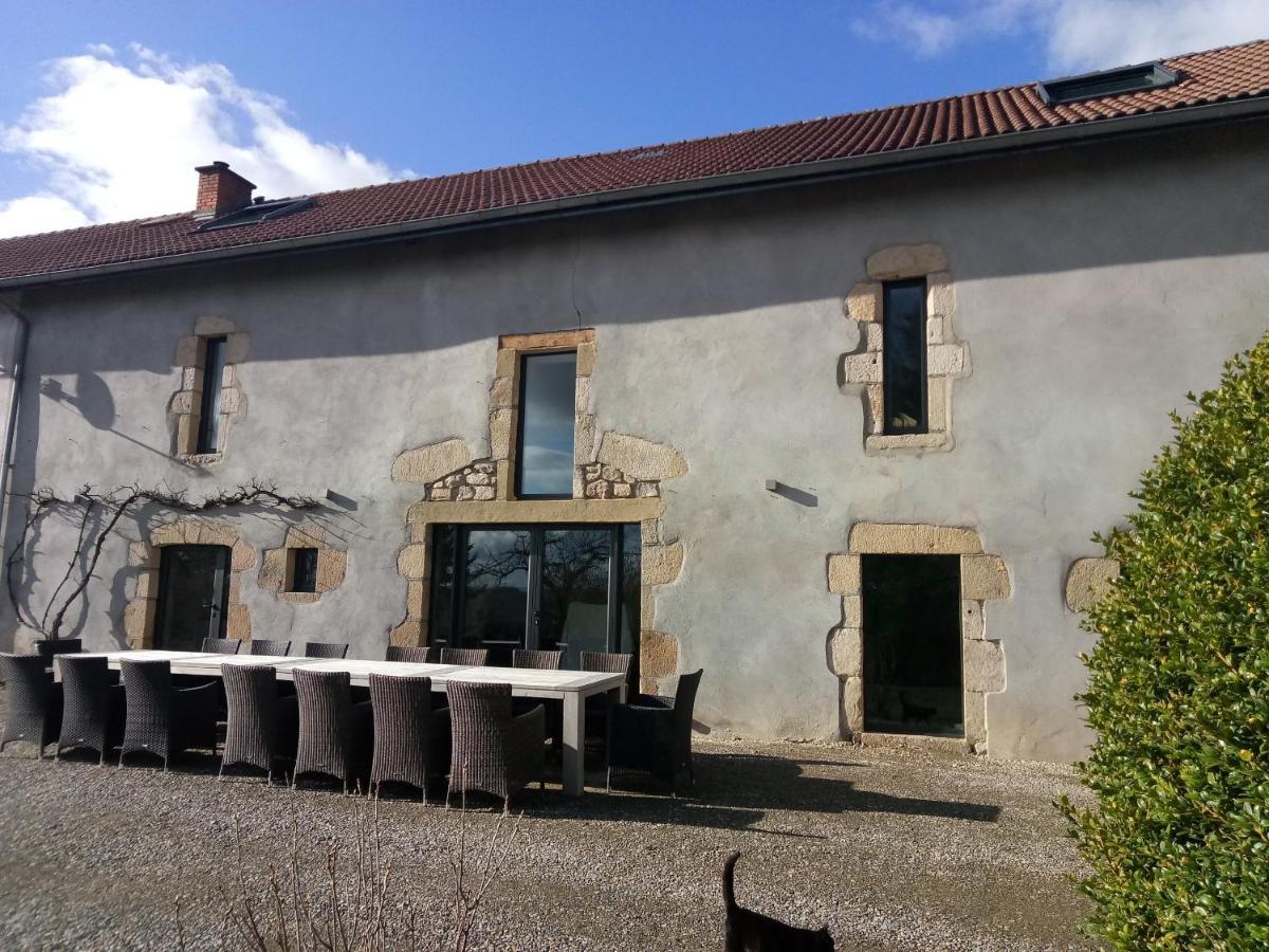 Chambres D'Hotes Quatre Mains Saint-Priest-des-Champs Экстерьер фото